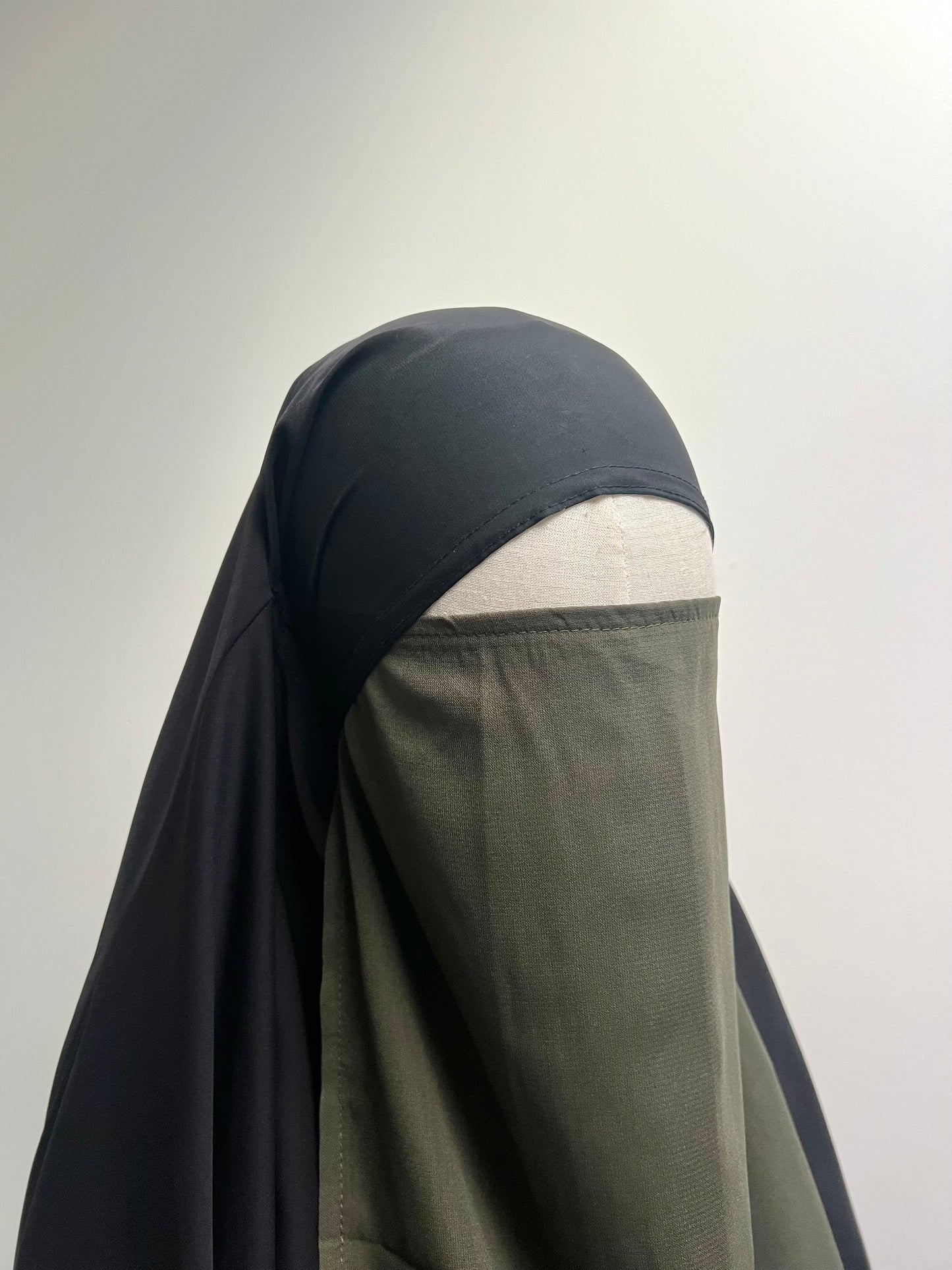 Half niqab